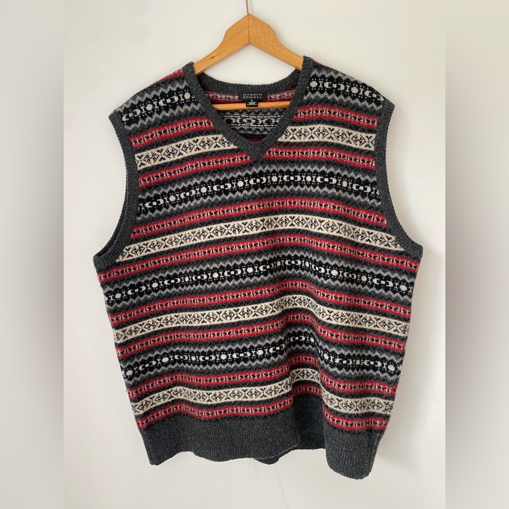 Vintage Sweater Men’s XL 100% Lambswool Fair Isle V Neck Vest Harold Powell